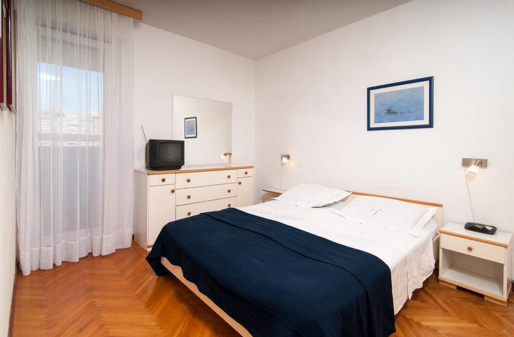 Apartment Definis สปลิท ห้อง รูปภาพ