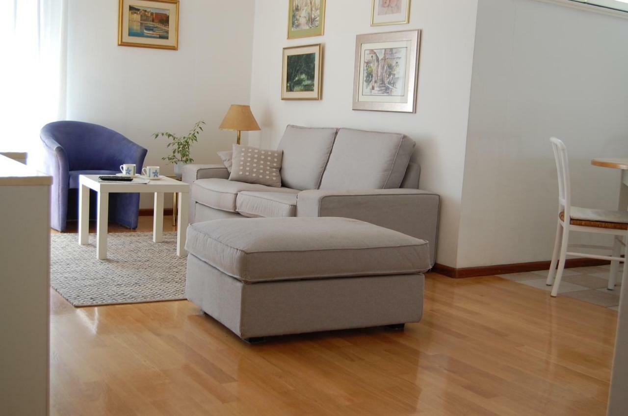 Apartment Definis สปลิท ภายนอก รูปภาพ