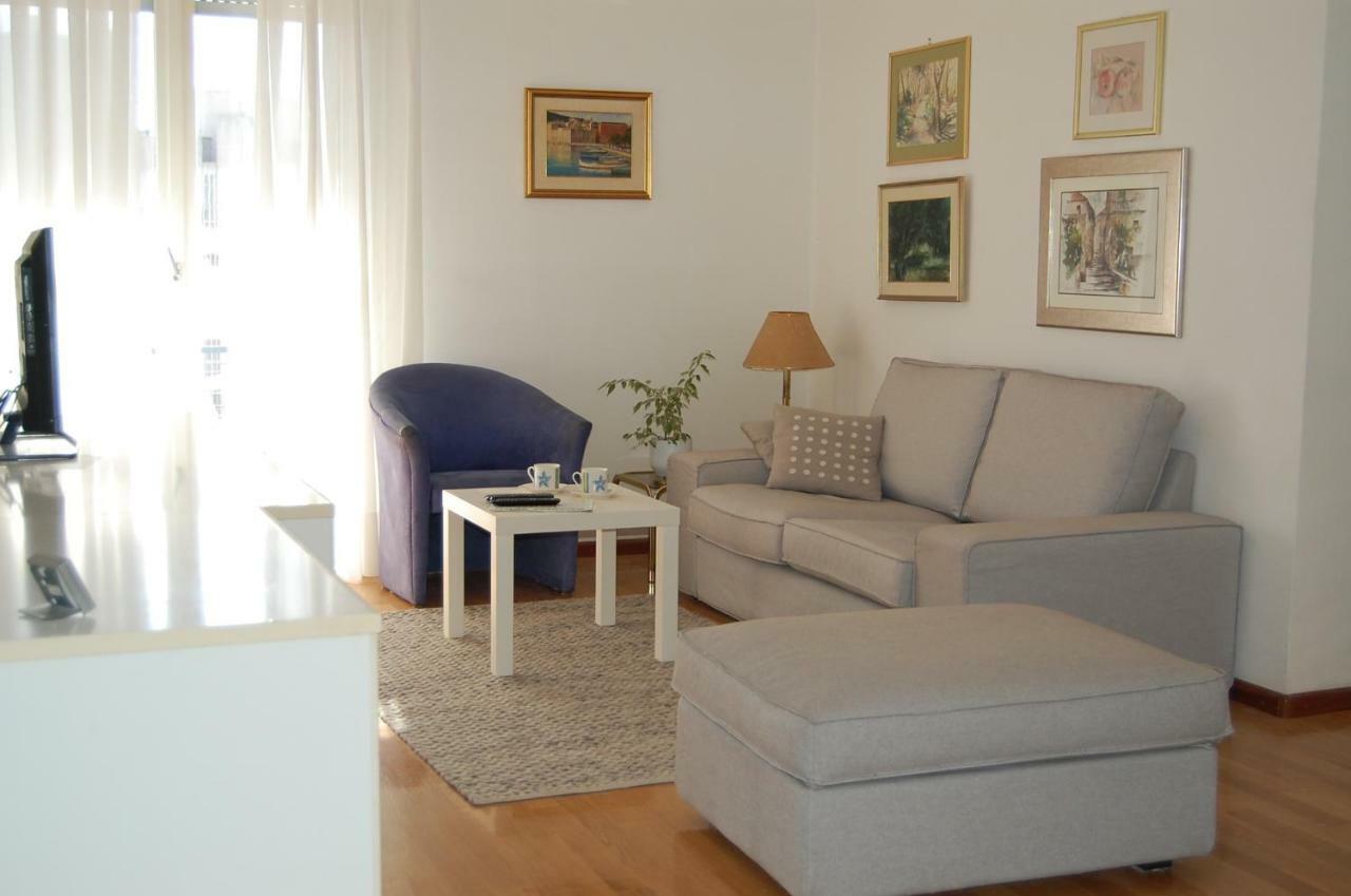 Apartment Definis สปลิท ภายนอก รูปภาพ