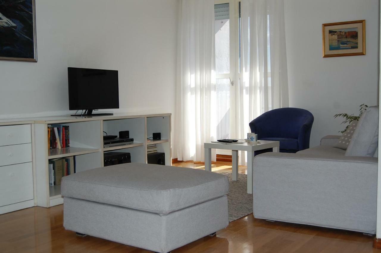 Apartment Definis สปลิท ภายนอก รูปภาพ